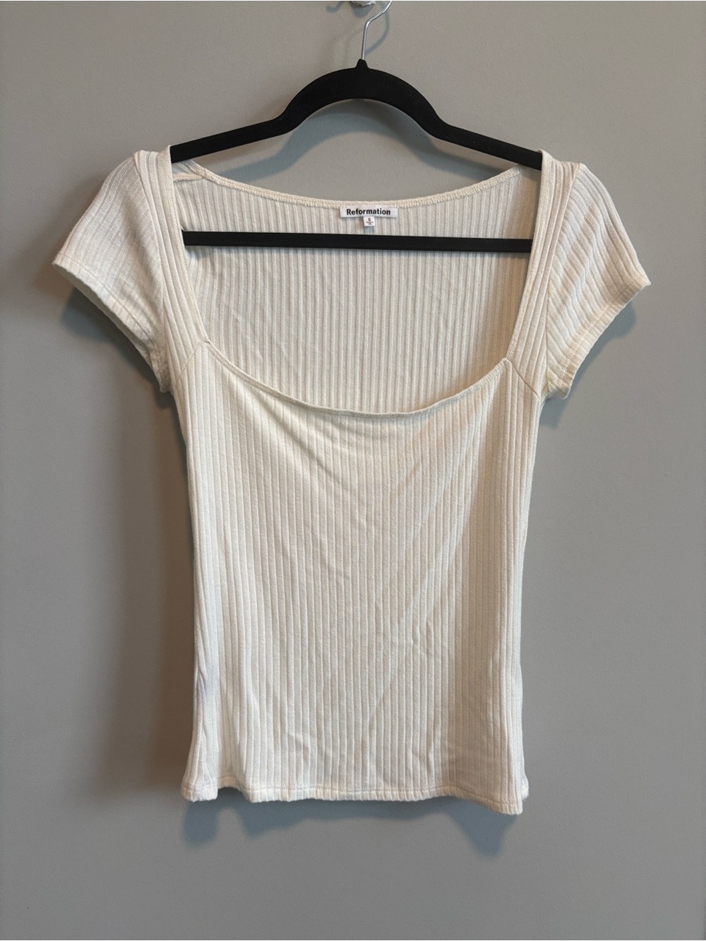 Reformation White Ribbed Scoop-Neck Short Sleeve Top
